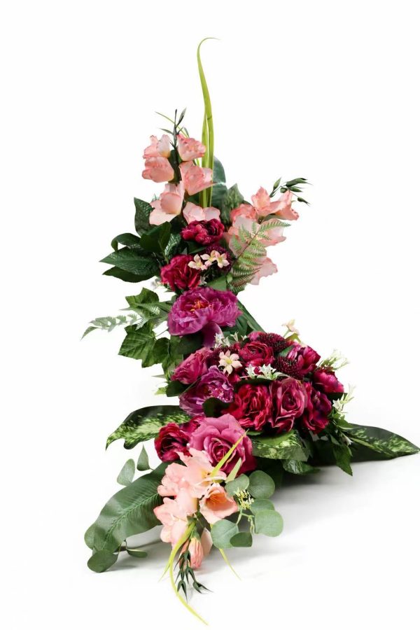 kompozycja i wiązanka z jaskrami, piwoniami i mieczykami